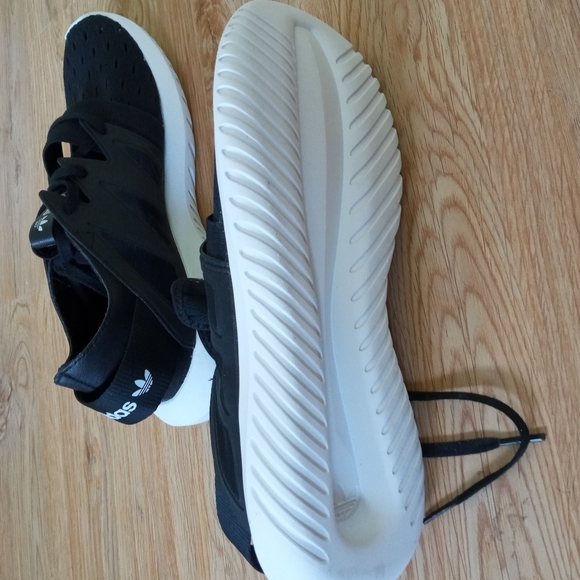 🔥NWT adidas Tubular Viral (W) Sneakers - Picture 5 of 7